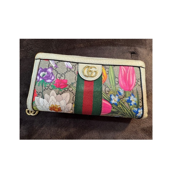 Gucci Handbags - Authentic Gucci Ophelia Floral GG Glora Continental wallet EUC